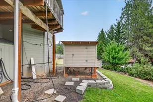 394 Pinetop Terrace, Shady Cove, OR 97539 - Photo 31