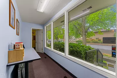 515 NE 8th Street, Grants Pass, OR 97526 - Photo 3