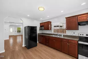 319 S Ivy St, Medford, OR 97501 - Photo 9