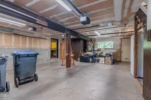 615 Ashland St, Ashland, OR 97520 - Photo 33