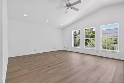 502 S B Street, Phoenix, OR 97535 - Photo 5