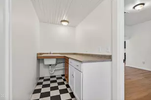 502 S B St, Phoenix, OR 97535 - Photo 23