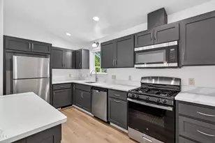 502 S B St, Phoenix, OR 97535 - Photo 7