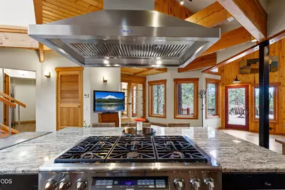 63220 Johnson Road, Bend, OR 97703 - Photo 23
