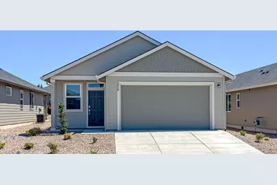 2658 NW 26th Lp North, Redmond, OR 97756 - Photo 1