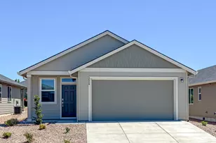 2658 NW 26th Lp N, Redmond, OR 97756 - Photo 1