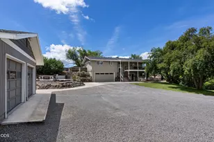 1561 NE Hilltop Ln, Madras, OR 97741 - Photo 1