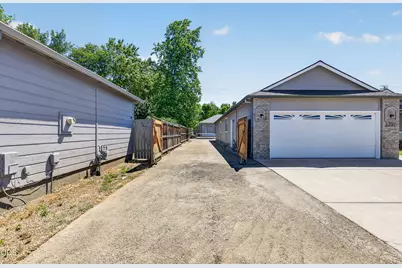 1397 Larson Creek Drive, Medford, OR 97504 - Photo 3