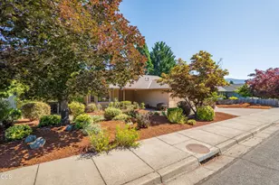1032 Thelma Way, Grants Pass, OR 97527 - Photo 37