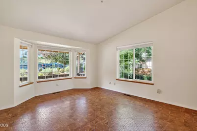 1032 Thelma Way, Grants Pass, OR 97527 - Photo 5