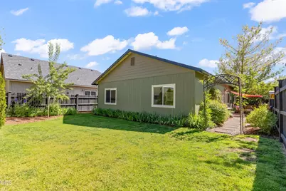637 NE Mason, Bend, OR 97701 - Photo 25