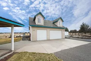 24585 Dodds Rd, Bend, OR 97701 - Photo 55