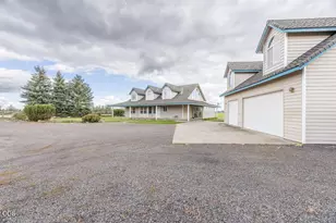 24585 Dodds Rd, Bend, OR 97701 - Photo 5