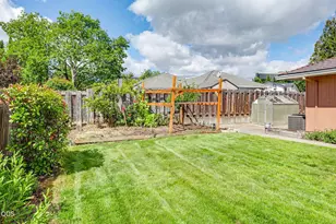 2774 Jessica Cir, Medford, OR 97504 - Photo 39