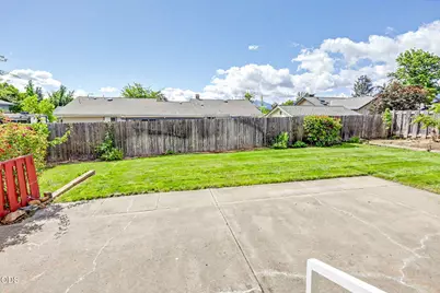 2774 Jessica Circle, Medford, OR 97504 - Photo 39