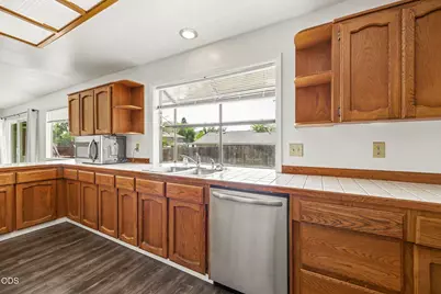 2774 Jessica Circle, Medford, OR 97504 - Photo 13