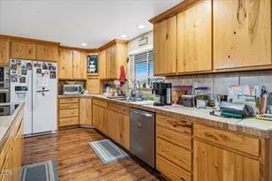 7995 SW Houston Lake Rd, Powell Butte, OR 97753 - Photo 11