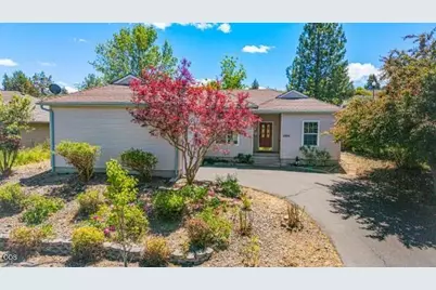 2054 California Avenue, Klamath Falls, OR 97601 - Photo 1