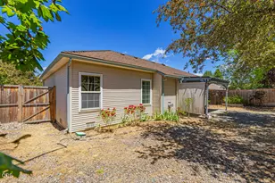 2054 California Ave, Klamath Falls, OR 97601 - Photo 31