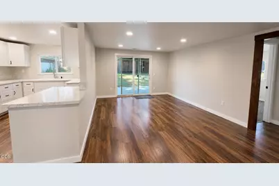 2895 Hamilton Lane, Grants Pass, OR 97527 - Photo 5