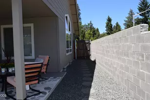 303 NW Collette Way, Grants Pass, OR 97526 - Photo 15