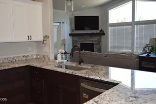 303 NW Collette Way, Grants Pass, OR 97526 - Photo 5