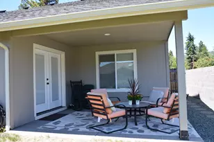 303 NW Collette Way, Grants Pass, OR 97526 - Photo 13