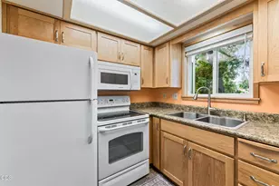 600 W 1st St, Phoenix, OR 97535 - Photo 5