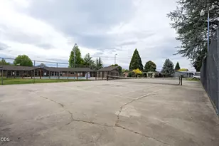 733 Mindy Sue, Medford, OR 97501 - Photo 25