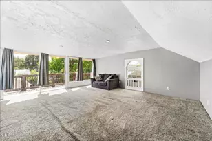 214 N Columbus Ave, Medford, OR 97501 - Photo 17