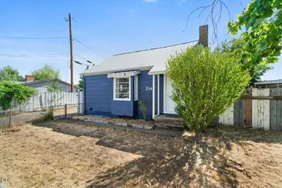 214 N Columbus Avenue, Medford, OR 97501 - Photo 1
