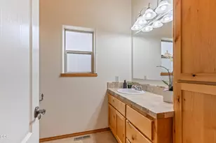 1009 SW Crosscut Ct, Bend, OR 97702 - Photo 15