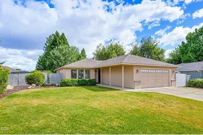 1330 Franklin Court, Medford, OR 97501 - Photo 5