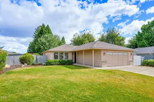 1330 Franklin Ct, Medford, OR 97501 - Photo 5