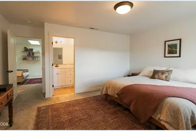 2524 NE Purcell Boulevard, Bend, OR 97701 - Photo 11