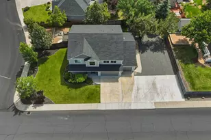 2484 SW 39th St, Redmond, OR 97756 - Photo 3
