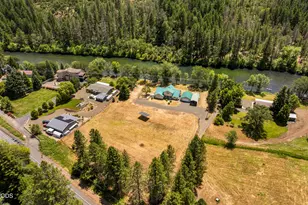 26268 Hwy 62, Trail, OR 97541 - Photo 29