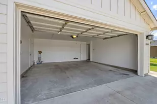 454 NE Spruce Ct, Redmond, OR 97756 - Photo 29