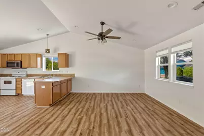 454 NE Spruce Court, Redmond, OR 97756 - Photo 7
