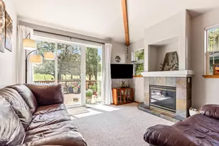 902 Golden Pheasant Dr, Redmond, OR 97756 - Photo 5
