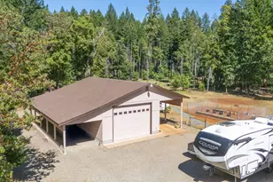 1133 Idlewild Dr, Cave Junction, OR 97523 - Photo 11