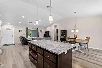 531 Schumacher Street, Cave Junction, OR 97523 - Photo 9