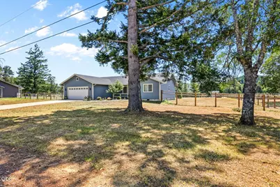 531 Schumacher Street, Cave Junction, OR 97523 - Photo 3
