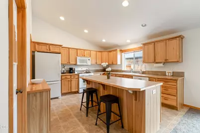 2035 NW Kilnwood Lane, Redmond, OR 97756 - Photo 9