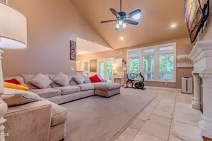 2401 Fox Run, Medford, OR 97504 - Photo 9