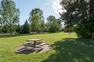 3711 NE Purcell Blvd, Bend, OR 97701 - Photo 43