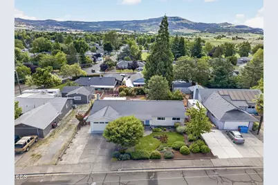 931 Mira Mar Avenue, Medford, OR 97504 - Photo 27