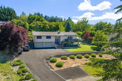1314 Highcrest Drive, Medford, OR 97504 - Photo 7