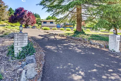 1314 Highcrest Drive, Medford, OR 97504 - Photo 39