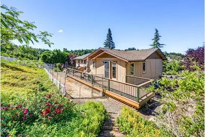 1314 Highcrest Drive, Medford, OR 97504 - Photo 37